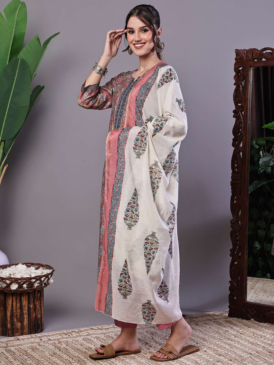 Women's Pink Floral Chanderi Printed Kurta Set with Dupatta Suit Sets - Image 3