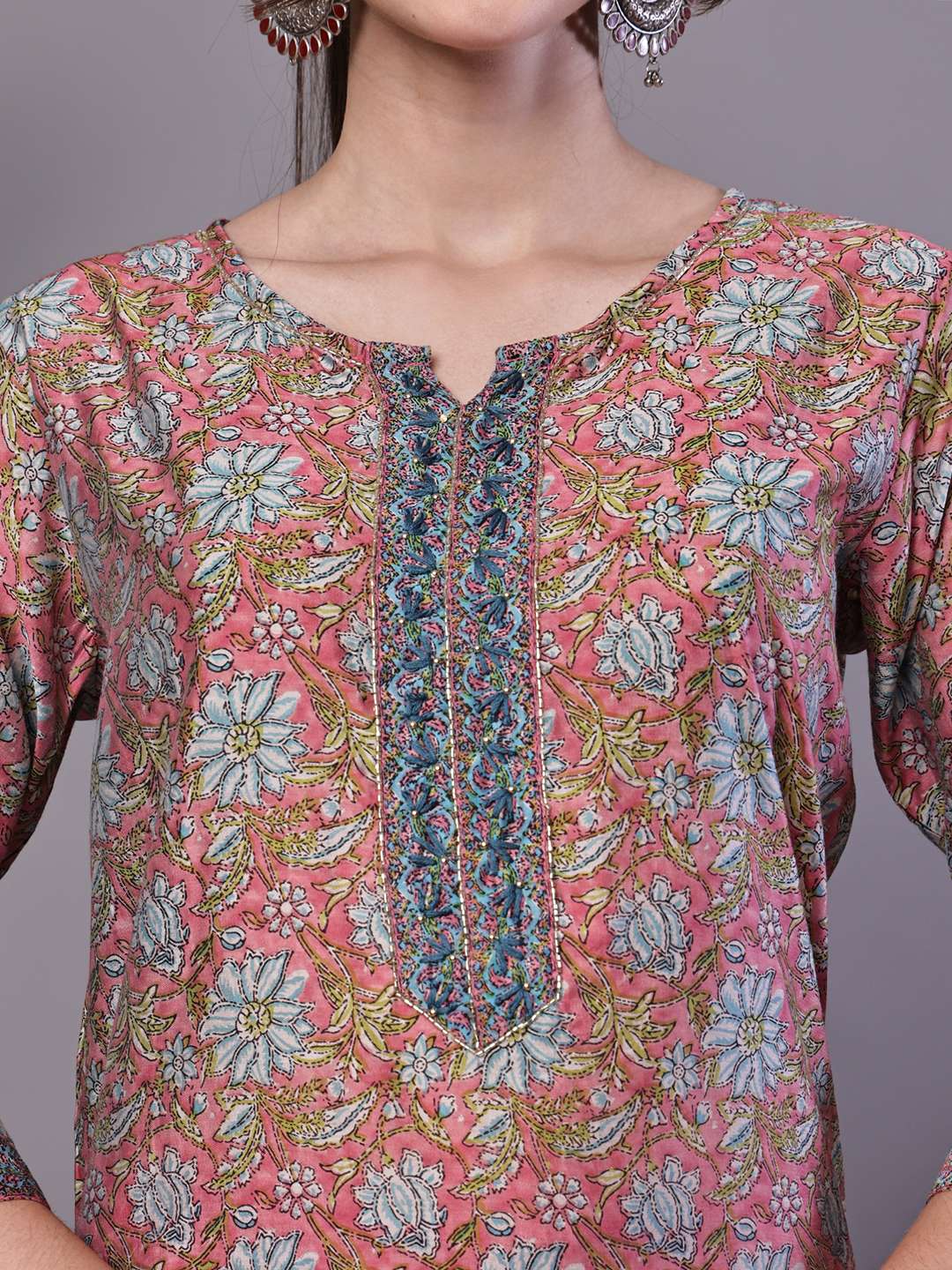 Women's Pink Floral Chanderi Printed Kurta Set with Dupatta Suit Sets - Image 5